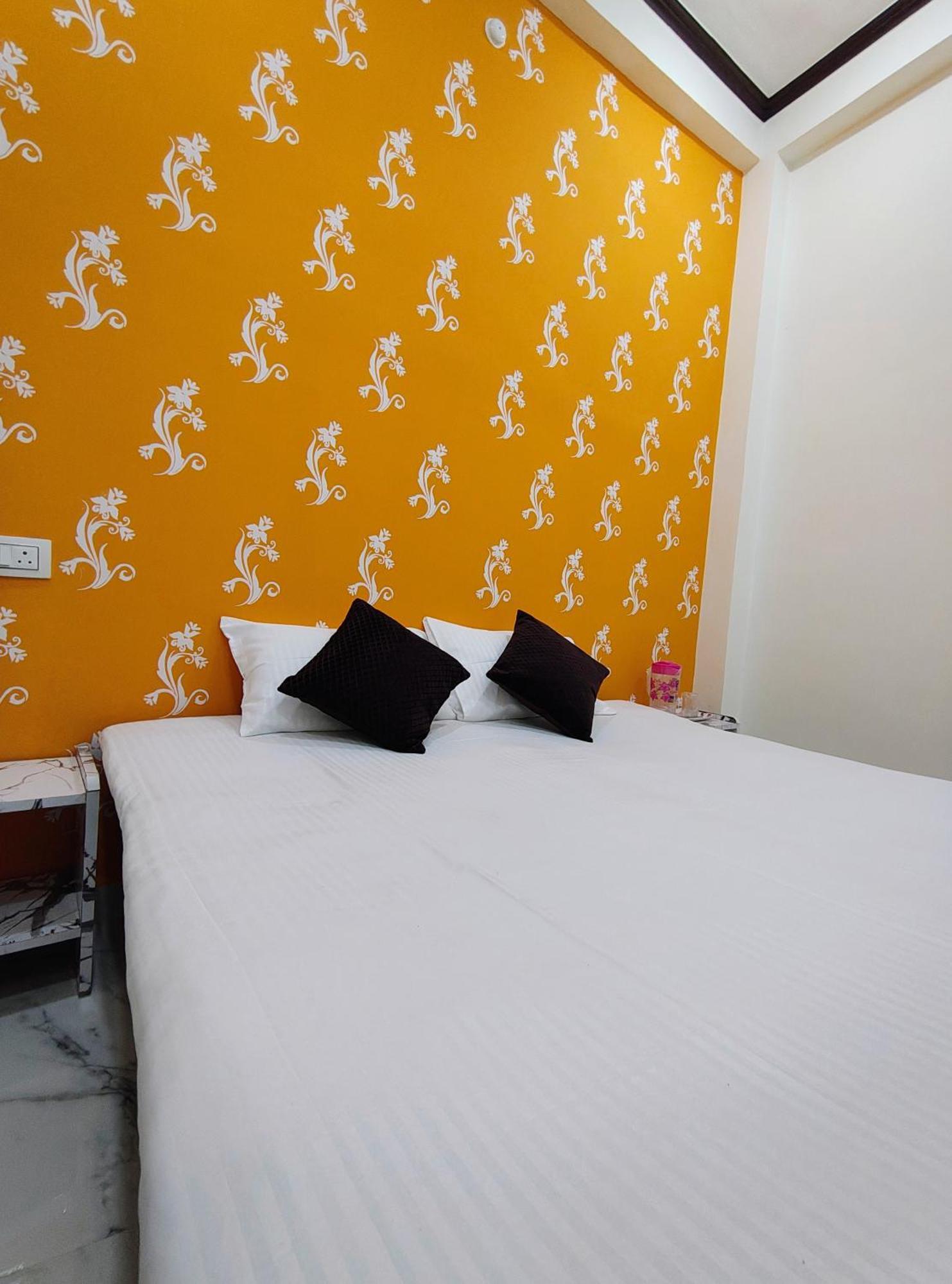 Yash Paying Guest house